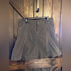 Kuhl women’s pleated hiking skirt size 10